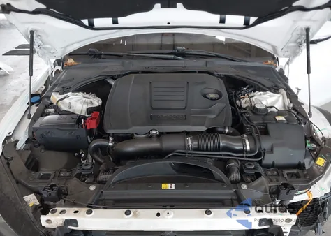 2018 Jaguar Xe 25T Premium из США, поврежденный, VIN SAJAD4FX2JCP23080